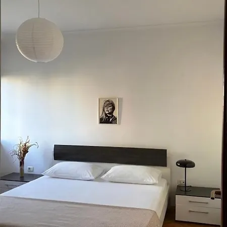 Apartment Stylish 2 Bed In Prime Location,blloku