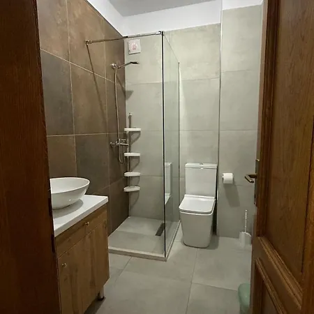 Stylish 2 Bed In Prime Location,blloku Apartment Tirana